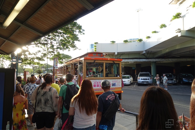 アラモアナ・センター ワイキキトロリー ピンクライン（Waikiki Trolley Pink Line）乗り場・バス停