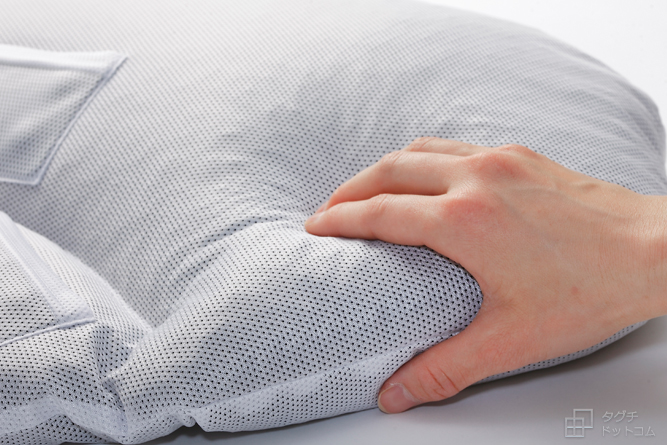 柔らかい感触のエラストマーパイプ（エルゴビーズ）／コラントッテピロー マグーラ（Colantotte Pillow MAG-RA）