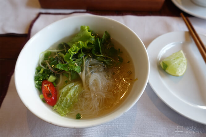 ベトナム・フォー（細麺）／朝食・ビュッフェ・フラマリゾートダナン