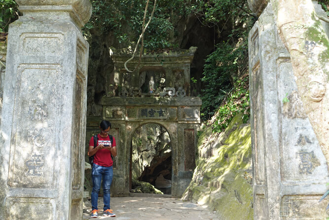 洞窟・Dong Huyen Khongへと続く門／五行山・マーブルマウンテン（Marble Mountain）・ダナン