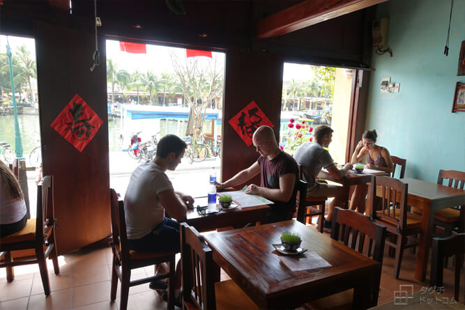 旅行者も多く利用している／Cafe 96・カフェ・ホイアン
