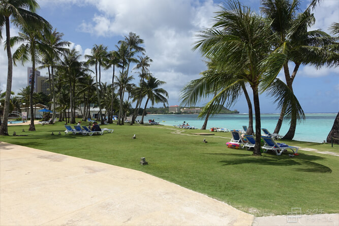 芝生とビーチサイド／フィエスタリゾート グアム（Fiesta Resort GUAM）