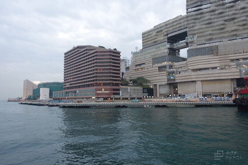 船から見たインターコンチネンタル香港